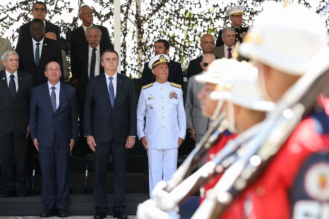 Bolsonaro pede “sacrifício” dos militares na reforma da Previdência
