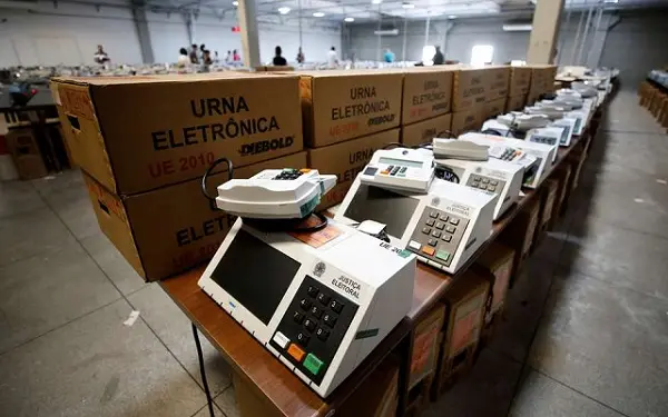 TSE começa compilação, assinatura digital e lacração de sistemas eleitorais