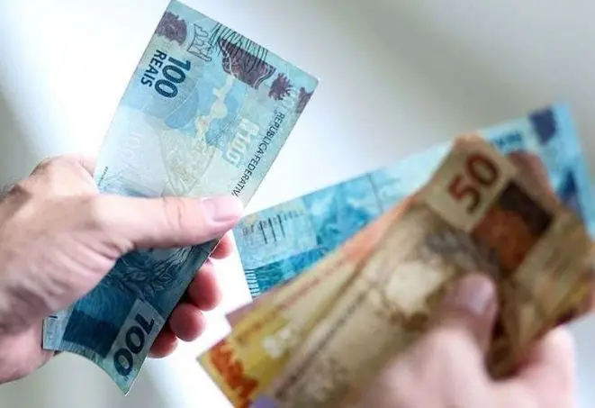 Salário mínimo de 2027 será de R$ 1.741, confirma governo Lula
