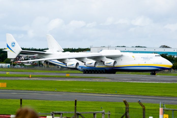 Maior aeronave de carga do mundo é destruída em ataque russo na Ucrânia