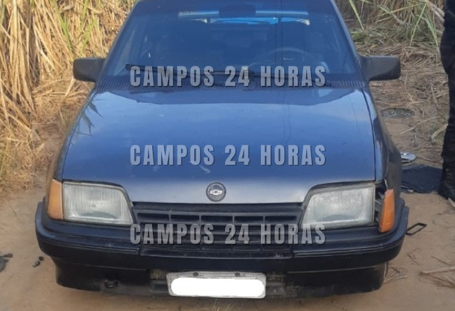 Carro furtado é recuperado pela polícia no Fundão