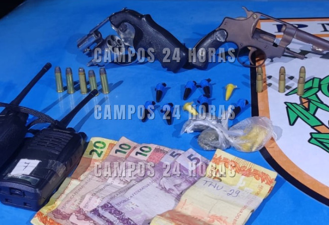 PM frustra plano de homicídio e apreende armas e drogas
