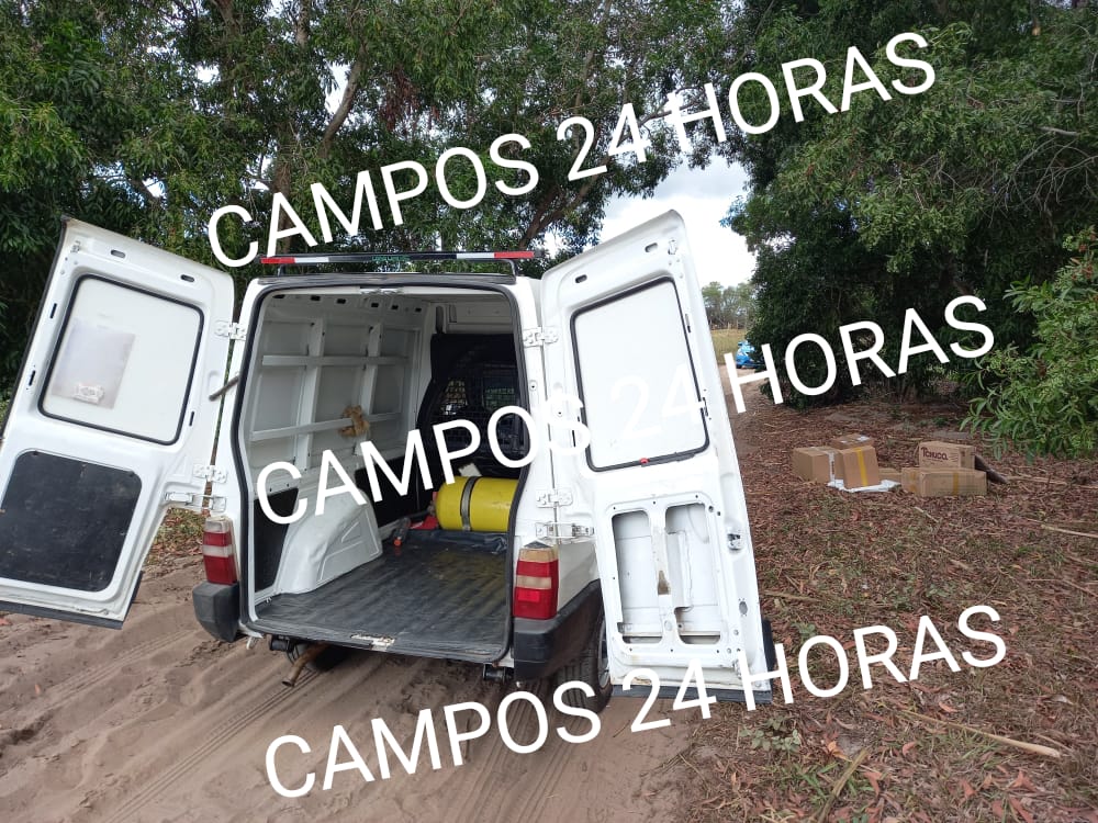 Vídeo: Bandidos assaltam carro de entrega de mercadorias e fazem motorista refém