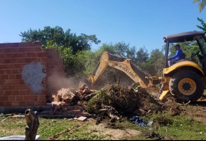 SFI: Construções irregulares às margens do rio Paraíba são demolidas