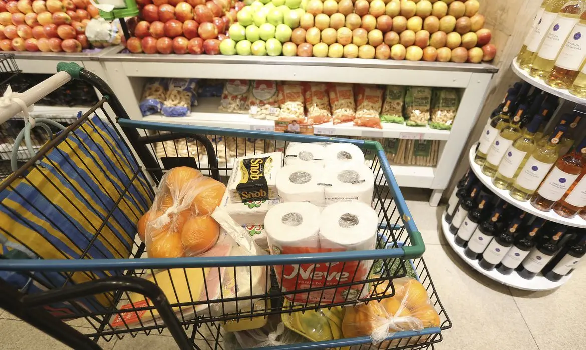 Consumo nos lares acumula alta de 2,70% até setembro, diz Abras