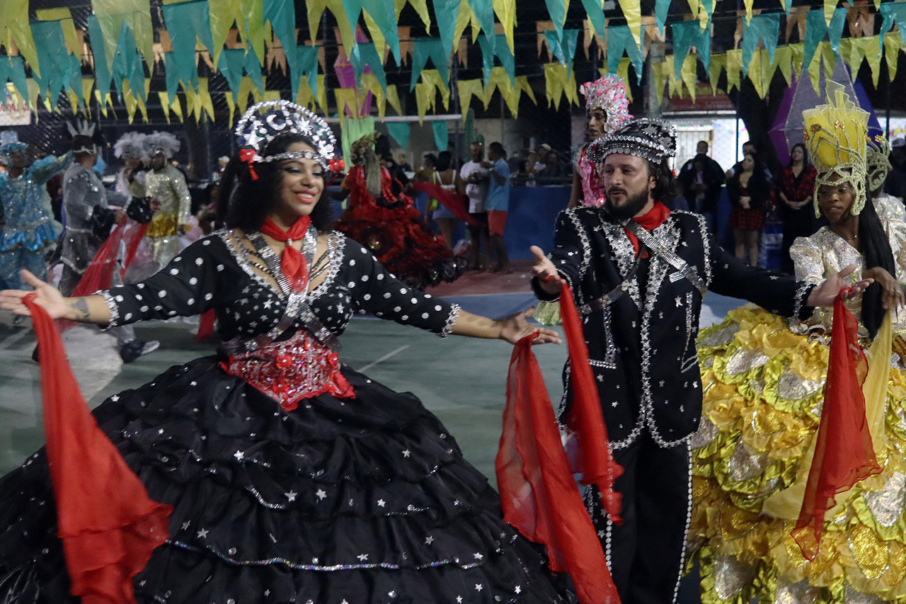 Festival de quadrilhas caipiras nesta sexta-feira na quadra do Ururau da Lapa