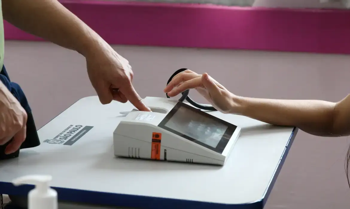 Eleitor sem biometria pode votar no segundo turno das eleições