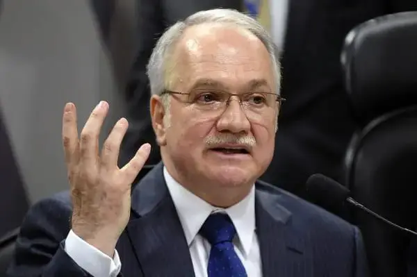 Fachin promete fim do inquérito das fake news, sob relatoria de Moraes desde 2019