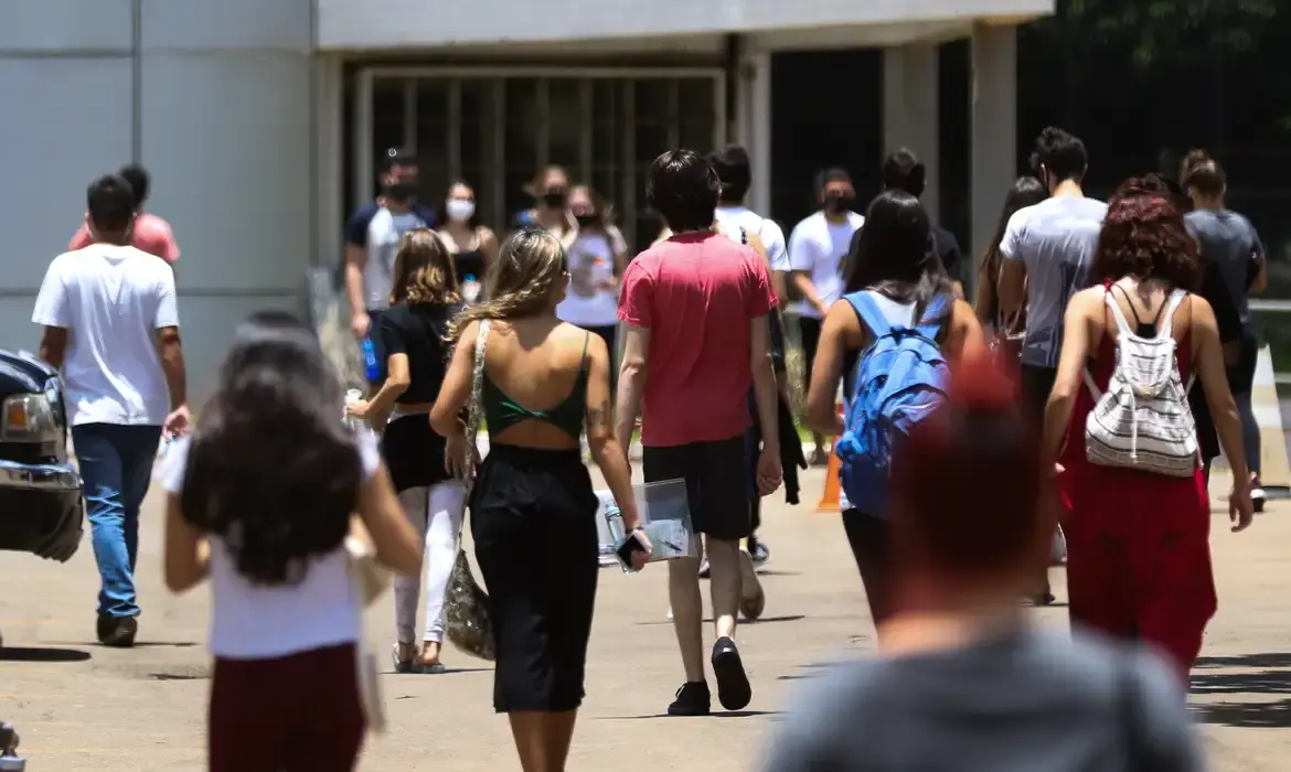 Fies 2026/2: instituições de ensino podem ofertar vagas remanescentes