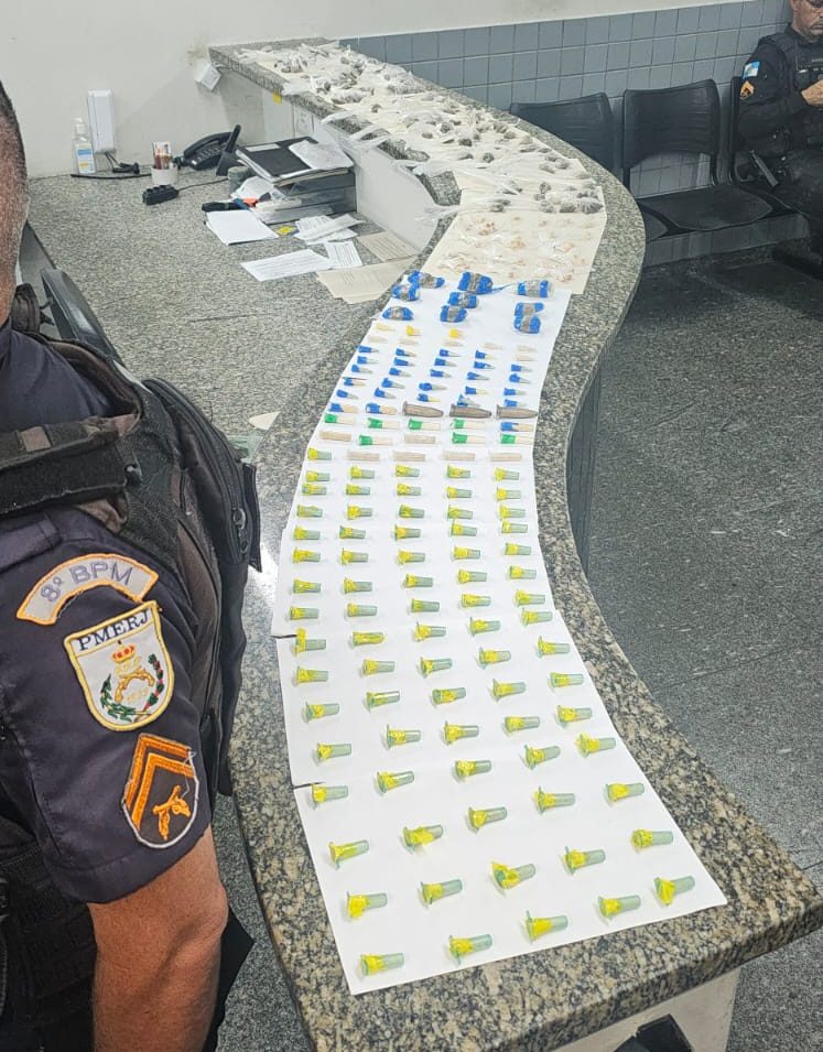 Flagrantes em Campos e SFI: prisão e drogas