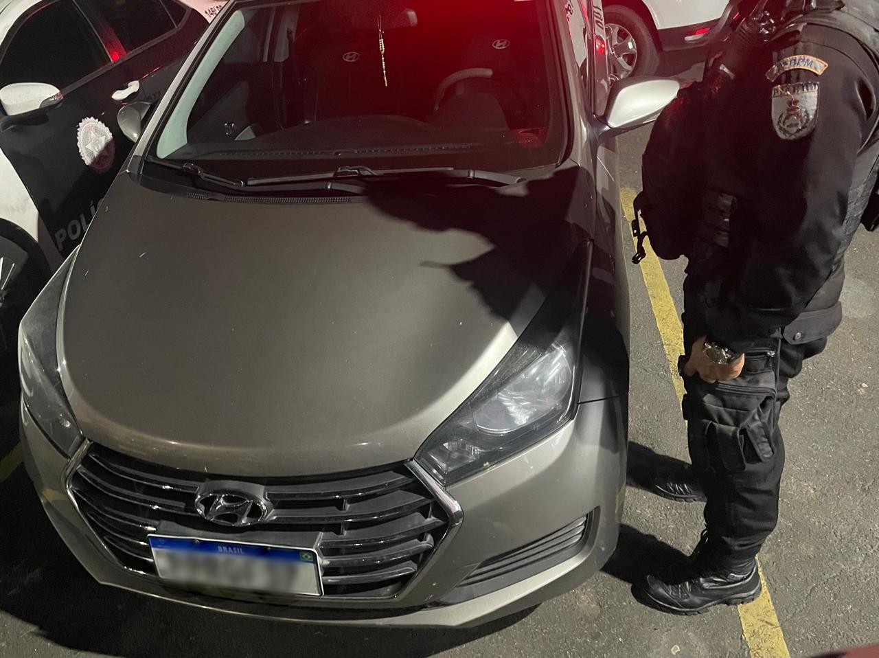 Homem é preso com HB20 roubado de bombeiro