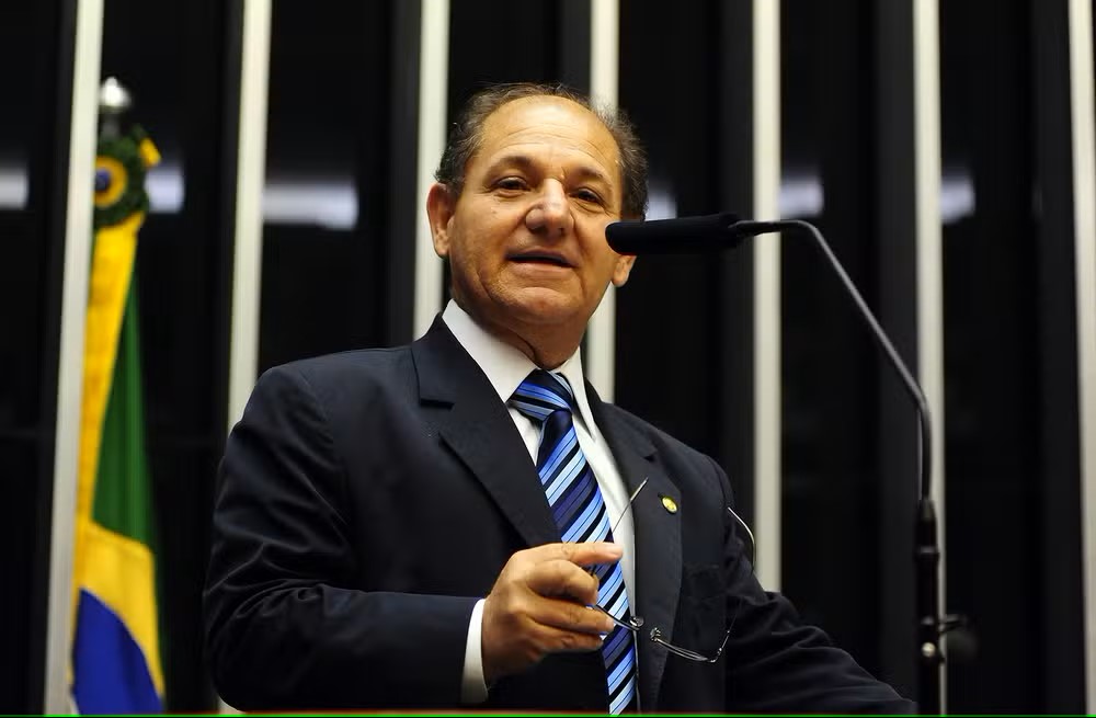 Suplente é convocado após licença de Eduardo Bolsonaro; saiba quem é