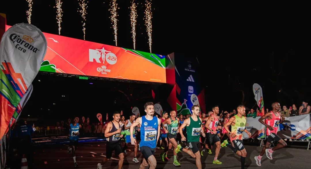 Maratona do Rio termina com recorde de inscrições e vitórias inéditas