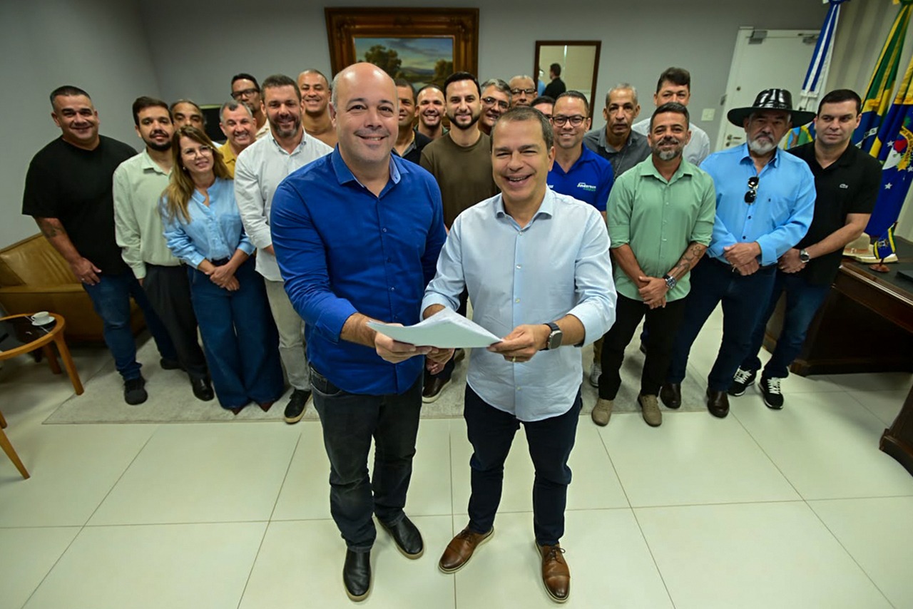 Prefeito Frederico Paes concede 4,26% de reposição salarial para servidores