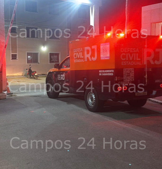 Campos24H acompanha remoção do corpo do ex-marido de advogada assassinada em Campos; homem tinha mão enfaixada