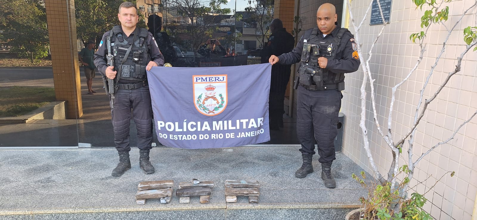 Mais de 12 quilos de maconha são apreendidos durante operação em São Fidélis