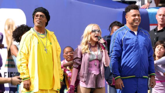 Ronaldo e Ronaldinho Gaúcho surpreendem em show de Madonna na Copa, mas internet ‘já sabia’; entenda