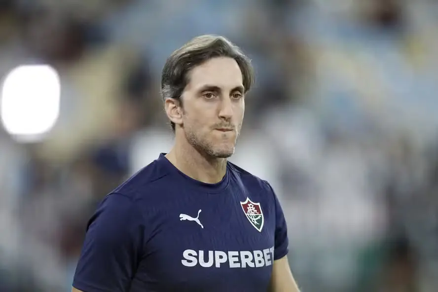 Fluminense anuncia demissão do técnico Luis Zubeldía