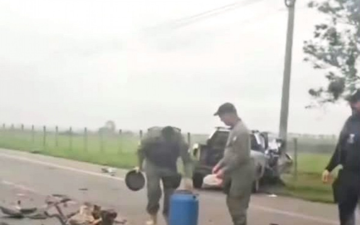 Motorista fica ferido após carro bater em árvore em Quissamã