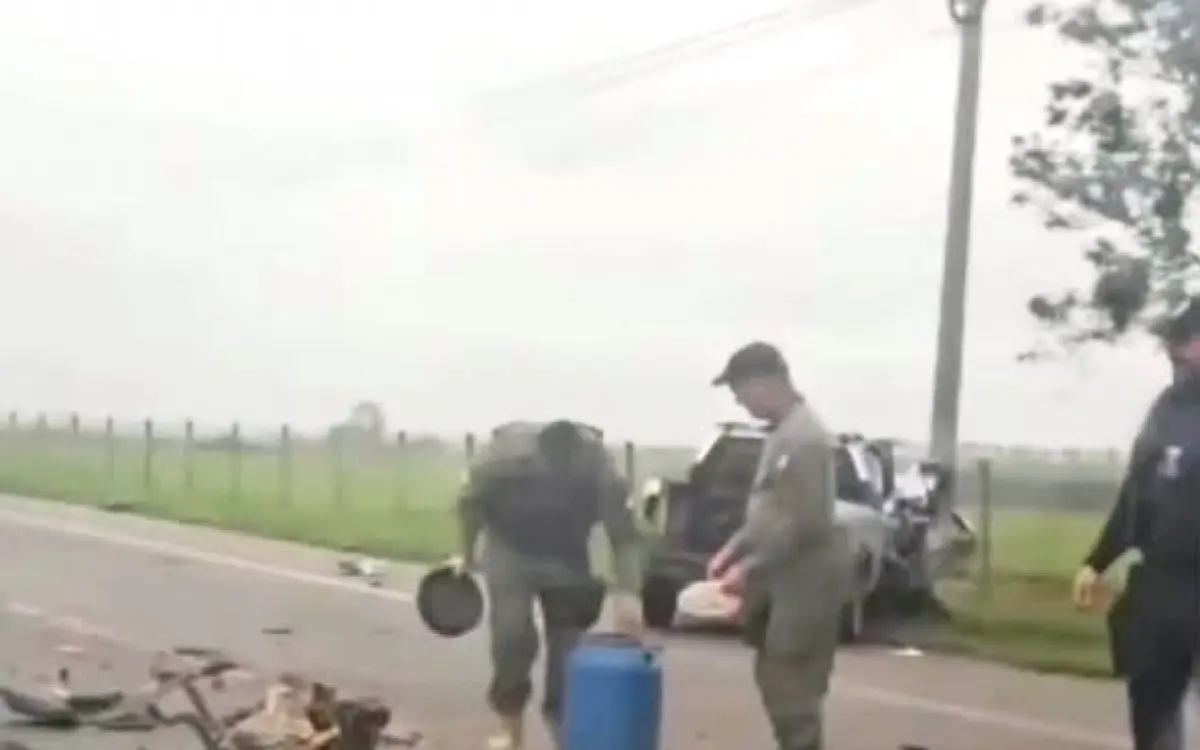 Motorista fica ferido após carro bater em árvore em Quissamã