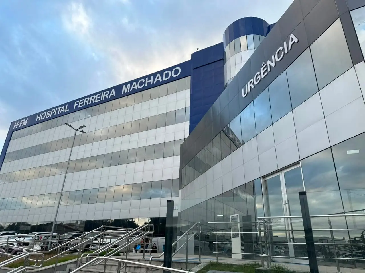 Hospital Ferreira Machado procura familiares de homem internado em estado grave