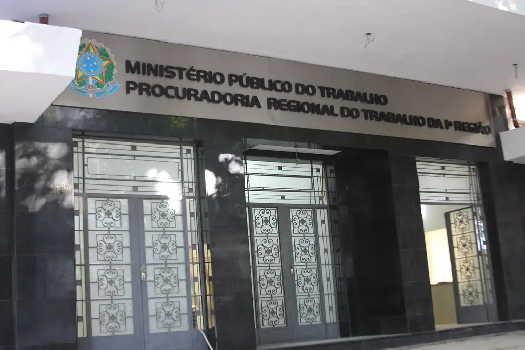 Droga Raia é condenada a pagar R$ 4 milhões por assédio moral, sexual e materno, além de práticas discriminatórias