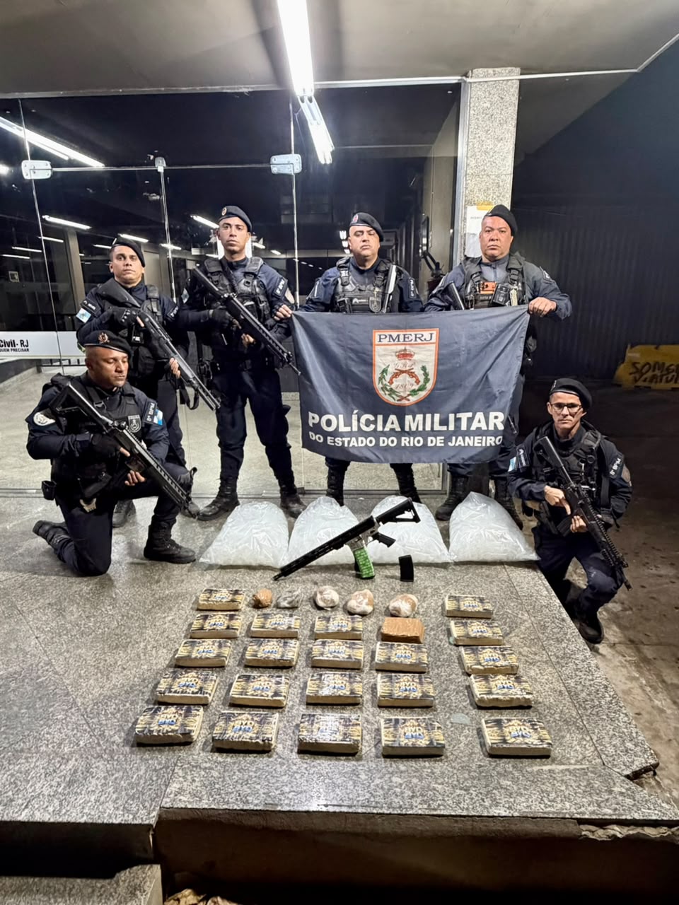 Fuzil e 25 kg de pasta base de cocaína são apreendidos na Baixada Campista