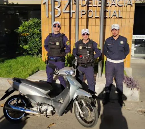 GCM localiza motocicleta com restrição de furto em Campos