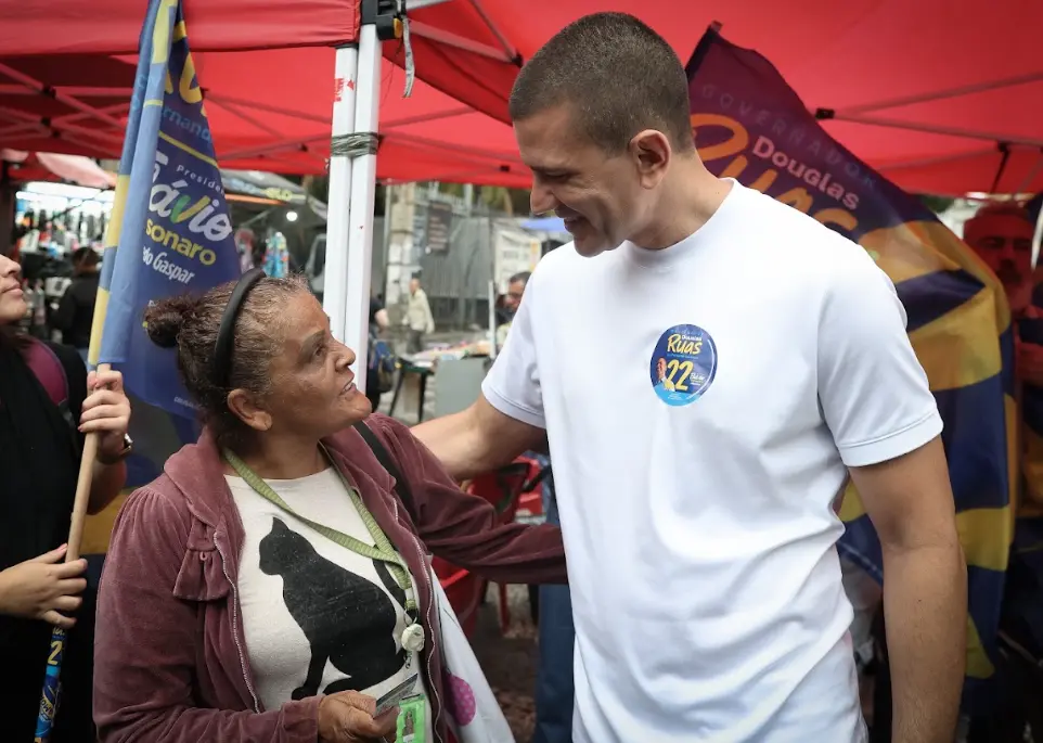 Na Central do Brasil, Douglas Ruas defende redução da tarifa do metrô e transporte público com preço justo