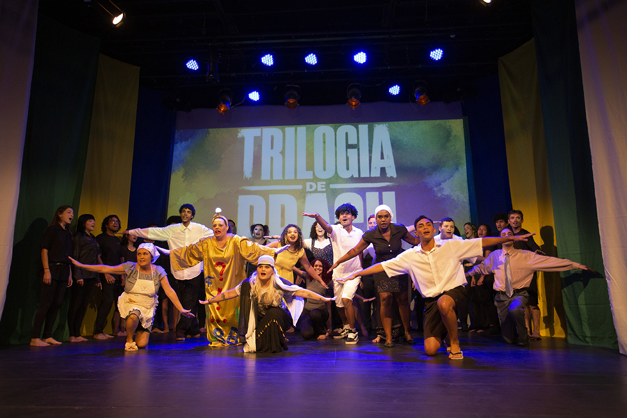 Curso Livre de Teatro da FCJOL apresenta exercício cênico no Teatro de Bolso