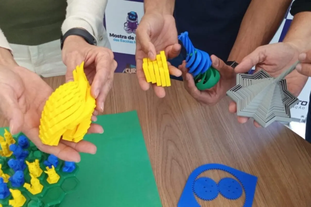 Projeto maker da Seduct propõe produção de recursos de autorregulação para crianças atípicas nas escolas