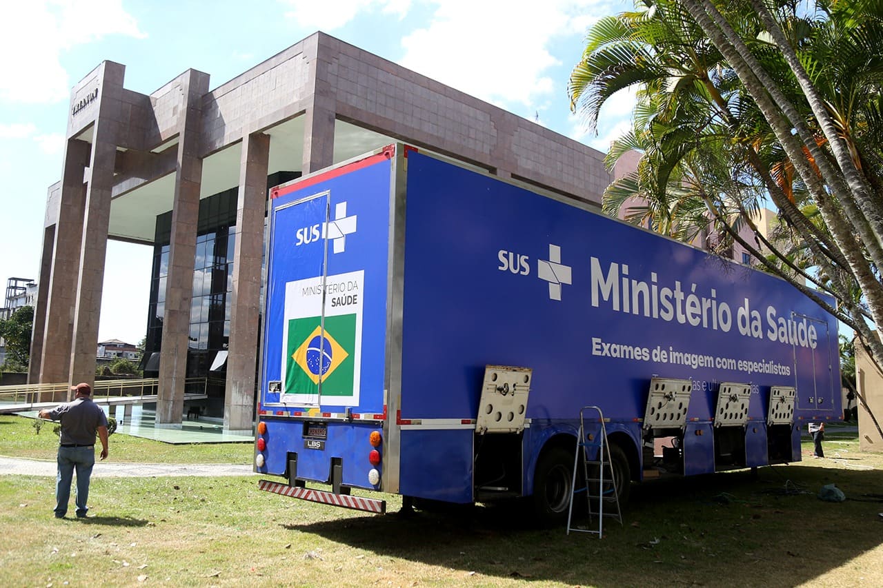 Carreta de exames de tomografias e ultrassonografias do Ministério da Saúde em Campos