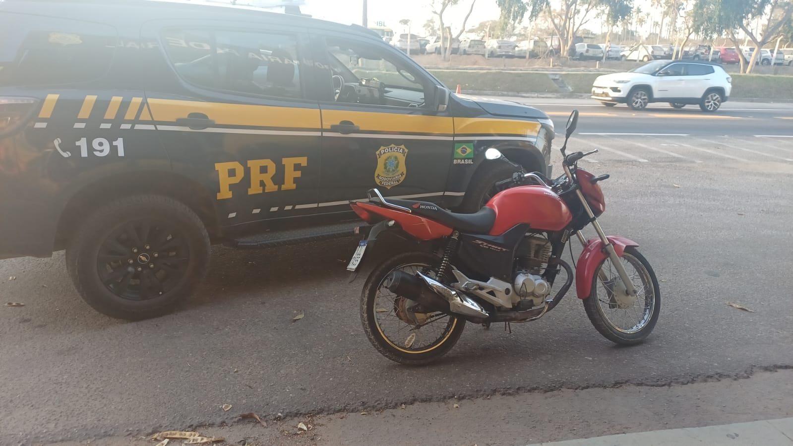 Moto furtada em Macaé é recuperada pela PRF em Campos