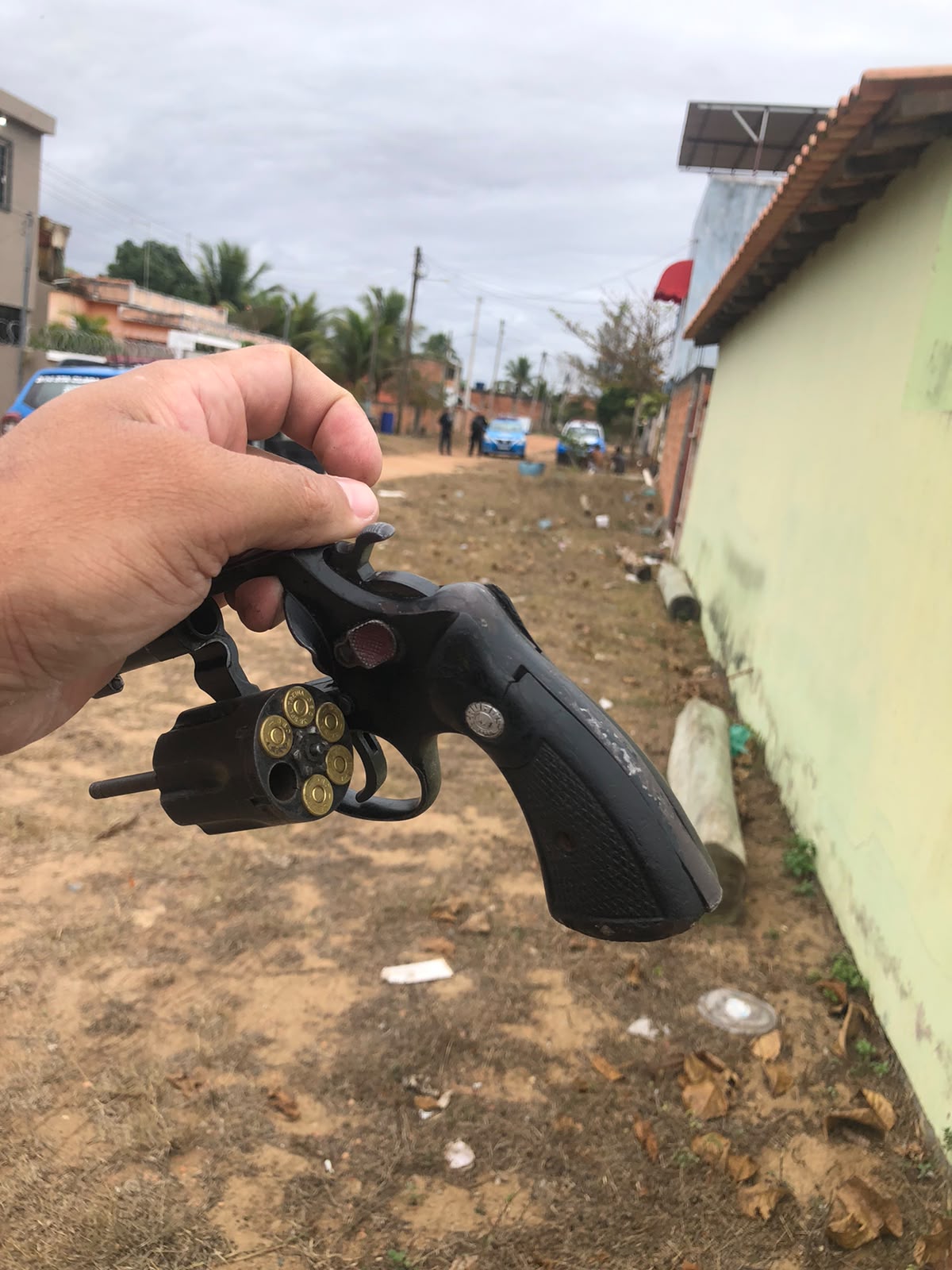 Adolescente é apreendido após ser flagrado com revólver no Centro de SFI