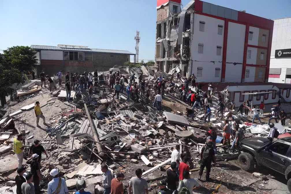 Terremoto de magnitude 7,4 atinge a Colômbia, derruba prédios e mata 111; há pessoas sob escombros