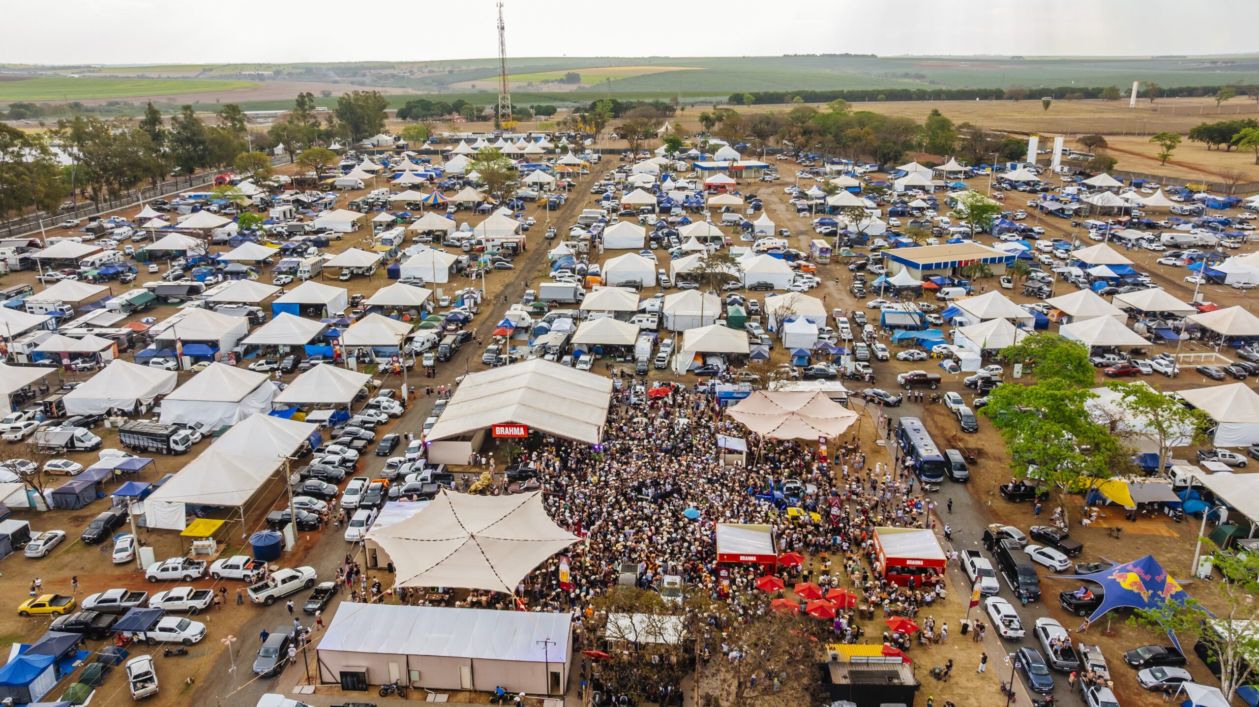 Camping de Barretos vira uma festa dentro da Festa