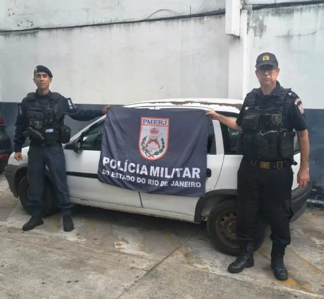 Carro roubado comprado em oficina é apreendido com motorista na Estrada de Lagoa de Cima