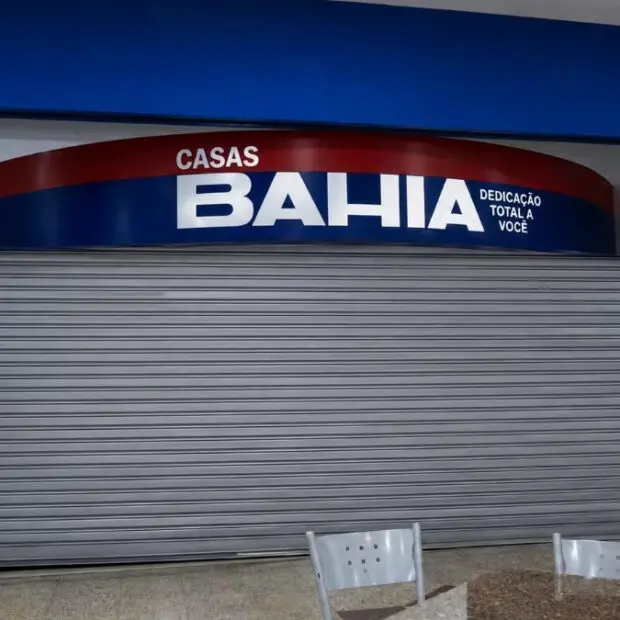 Justiça suspende demissão coletiva das Casas Bahia e proíbe novos cortes