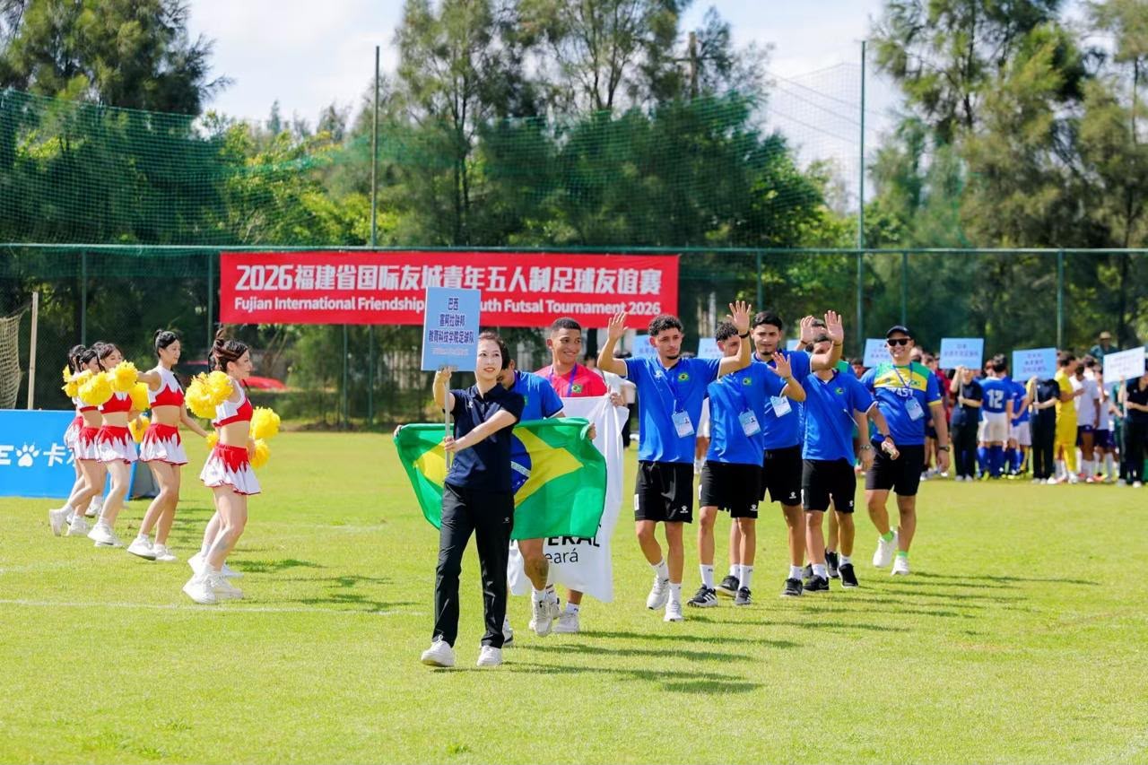 Cearenses são campeões na China no futsal adaptado à grama