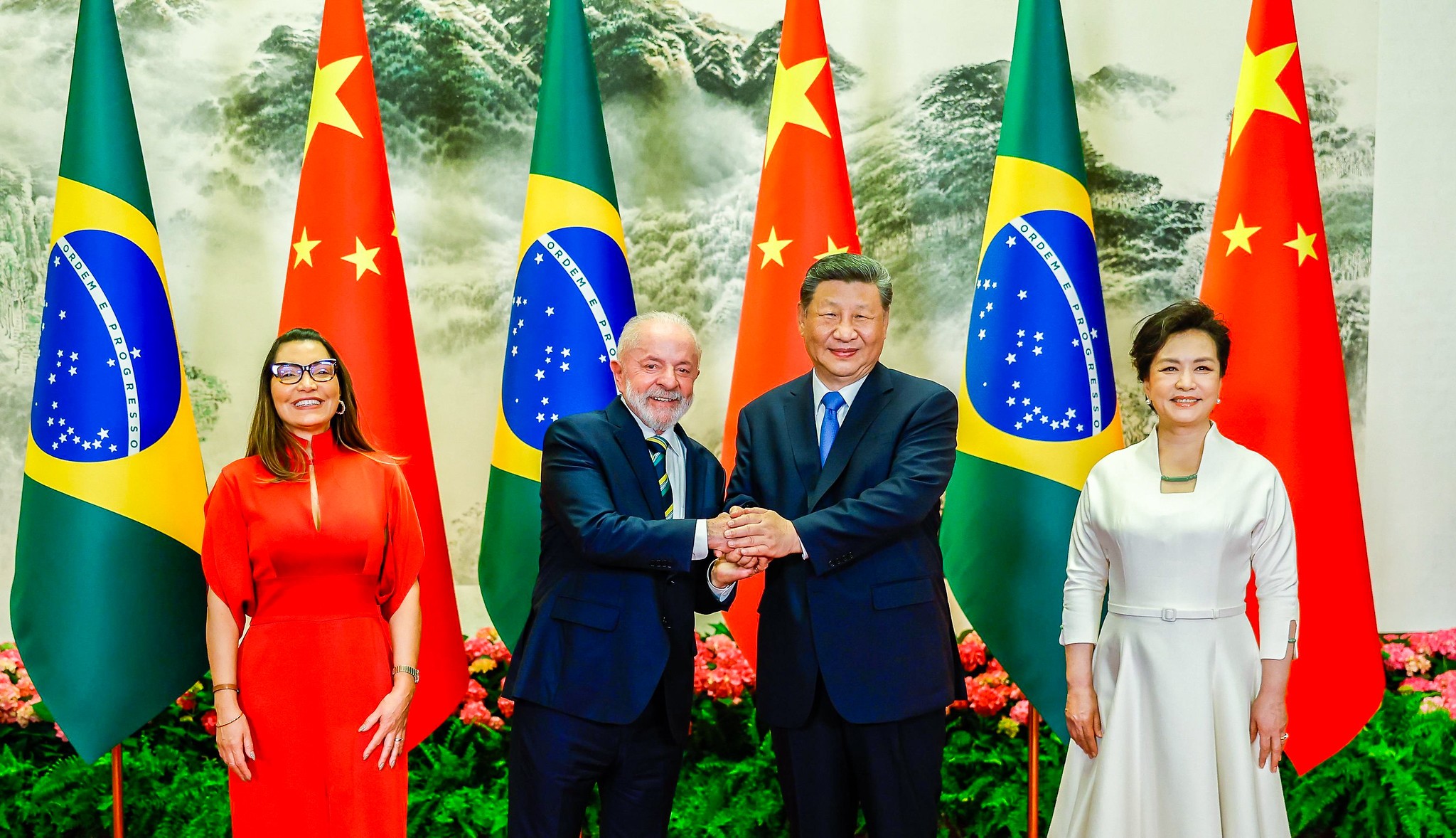China quer participar de consultas do Brasil sobre tarifaço dos EUA