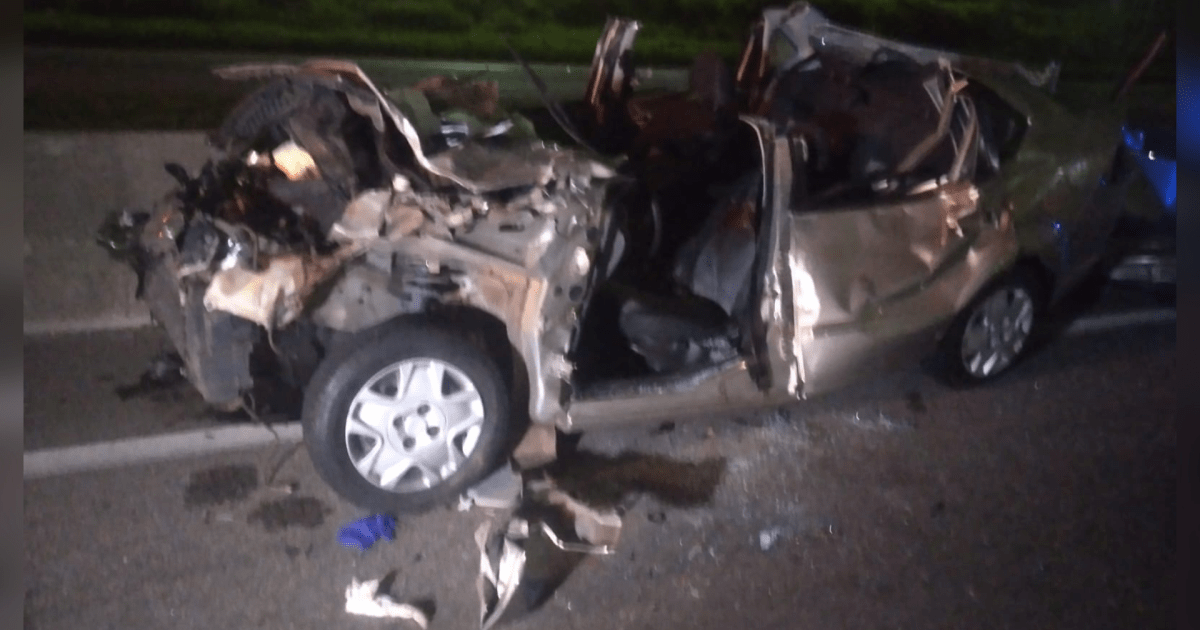 Colisão frontal entre carros deixa três mortos na Dutra, no interior de SP