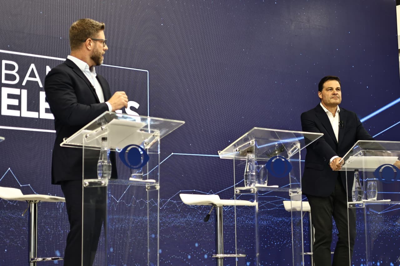 Com desistência de Moro, Requião Filho e Sandro Alex fazem primeiro debate entre candidatos...
