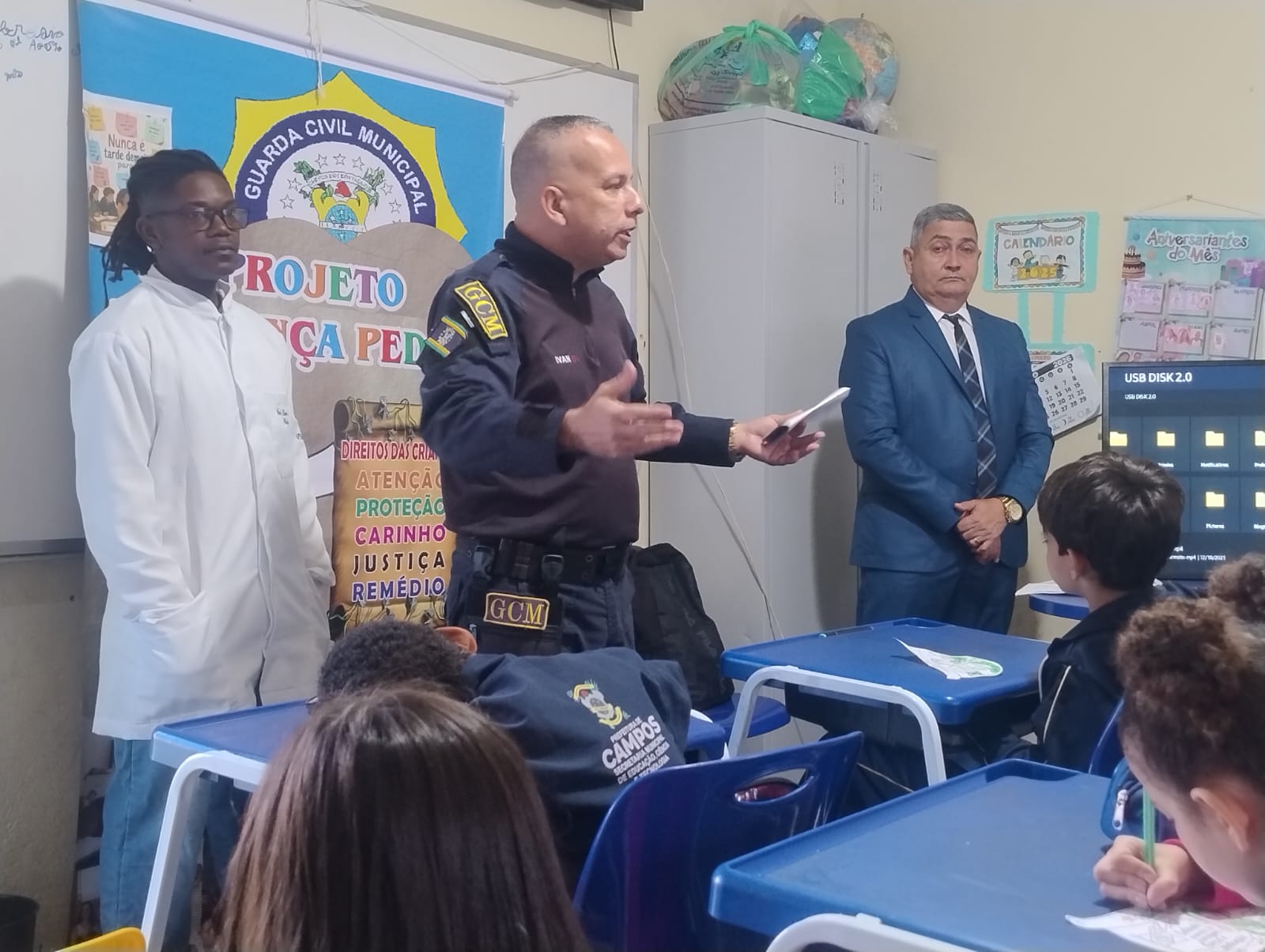 A Criança Pede leva orientação e prevenção a alunos da rede pública de Campos