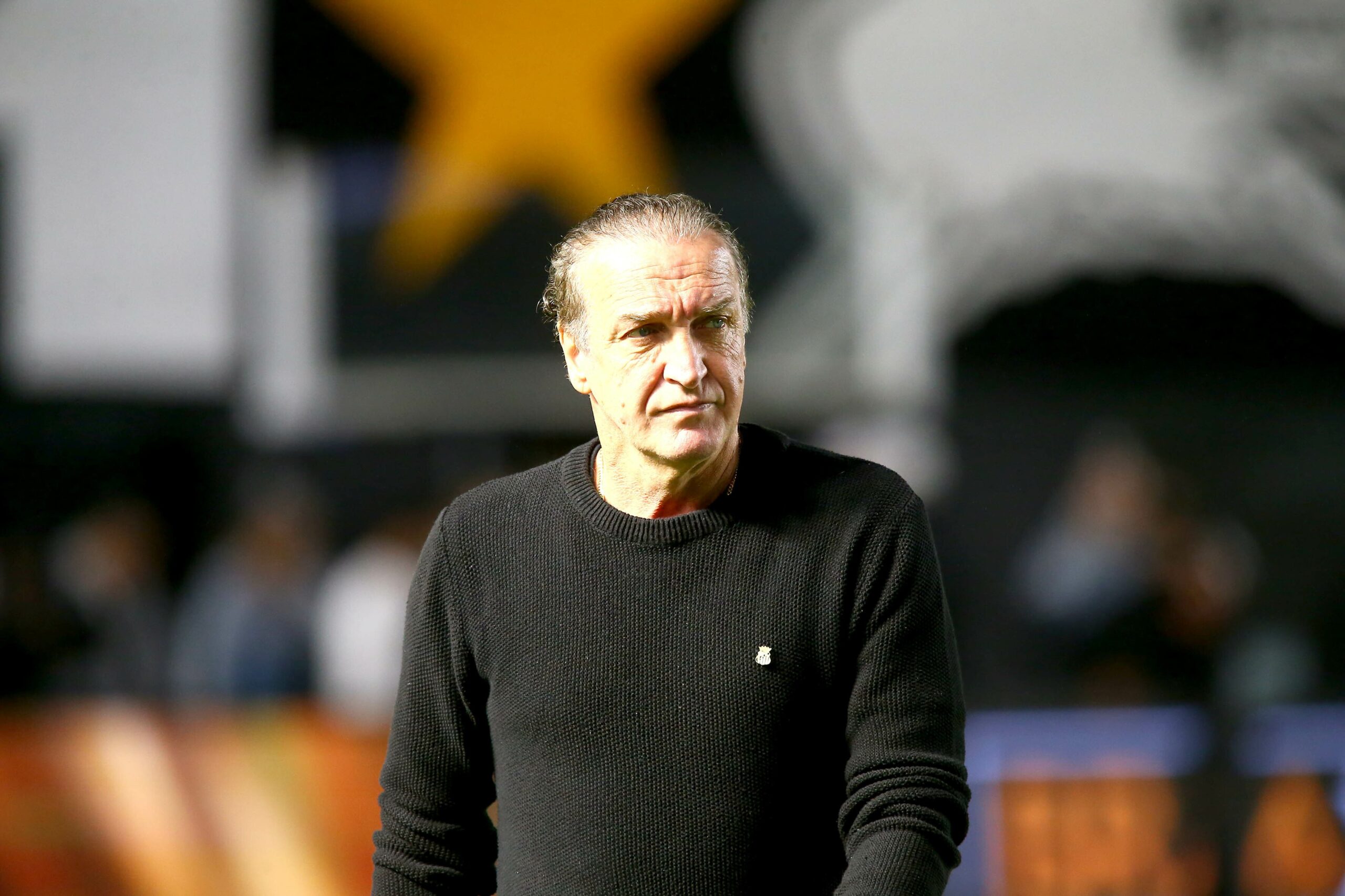 Cuca descarta saída do Santos: "Trocar o comando não resolverá os problemas"