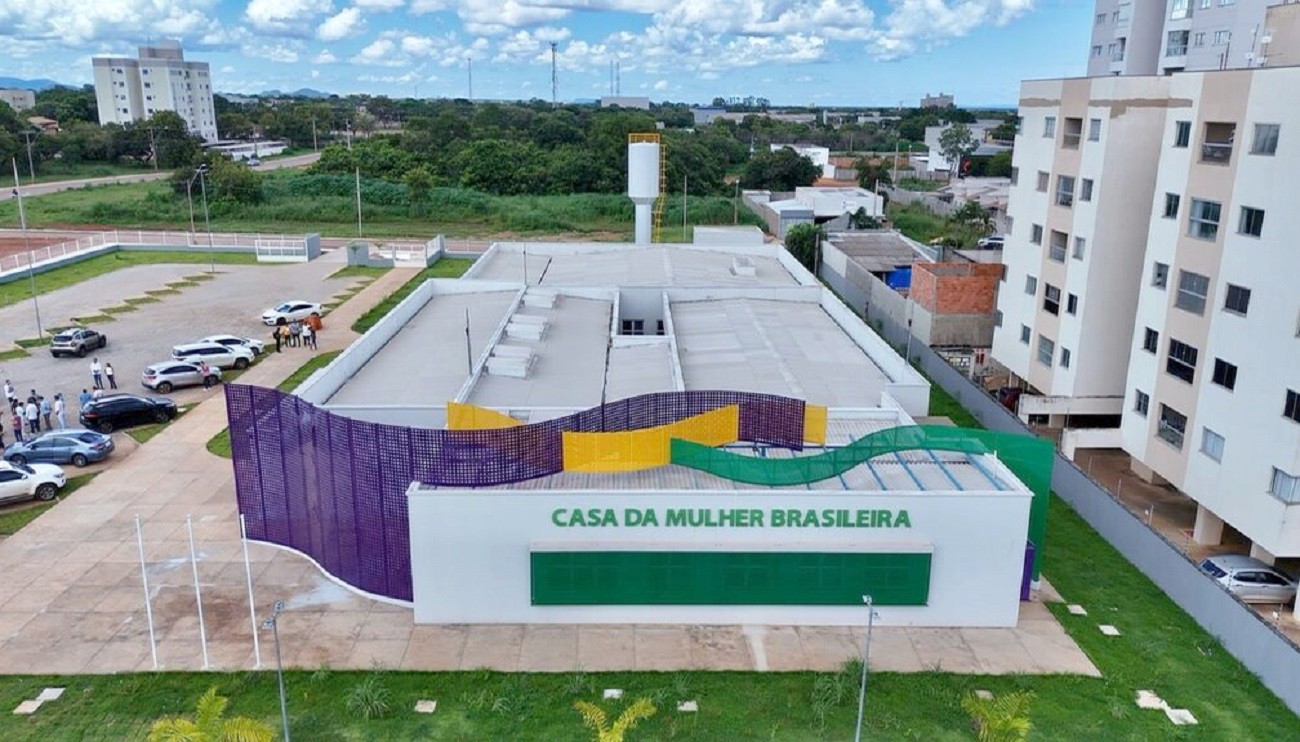 Jovem é resgatada após ser mantida em cárcere privado pelo companheiro que conheceu em jogo…