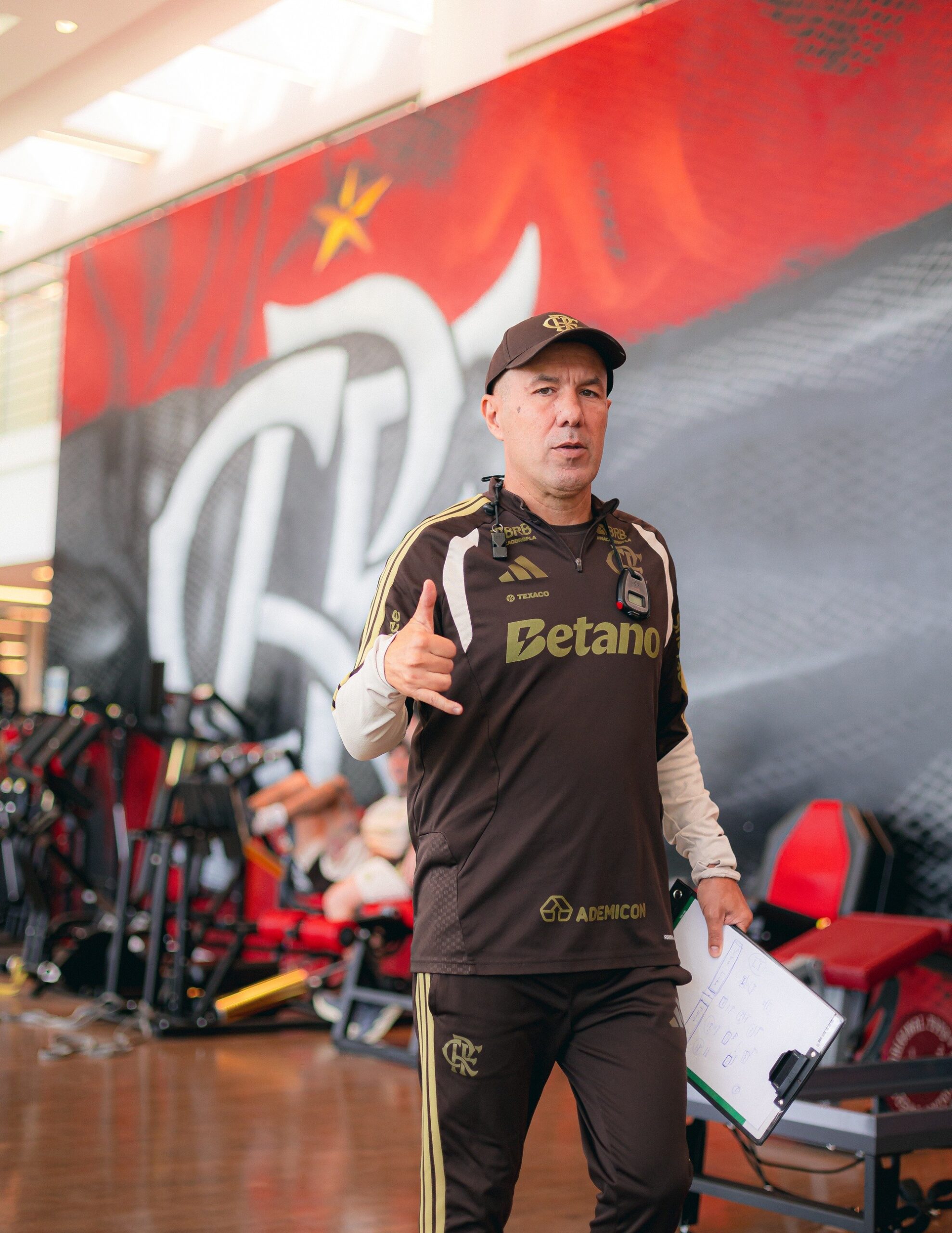 Leonardo Jardim completa 5 meses no Flamengo sob pressão e crise
