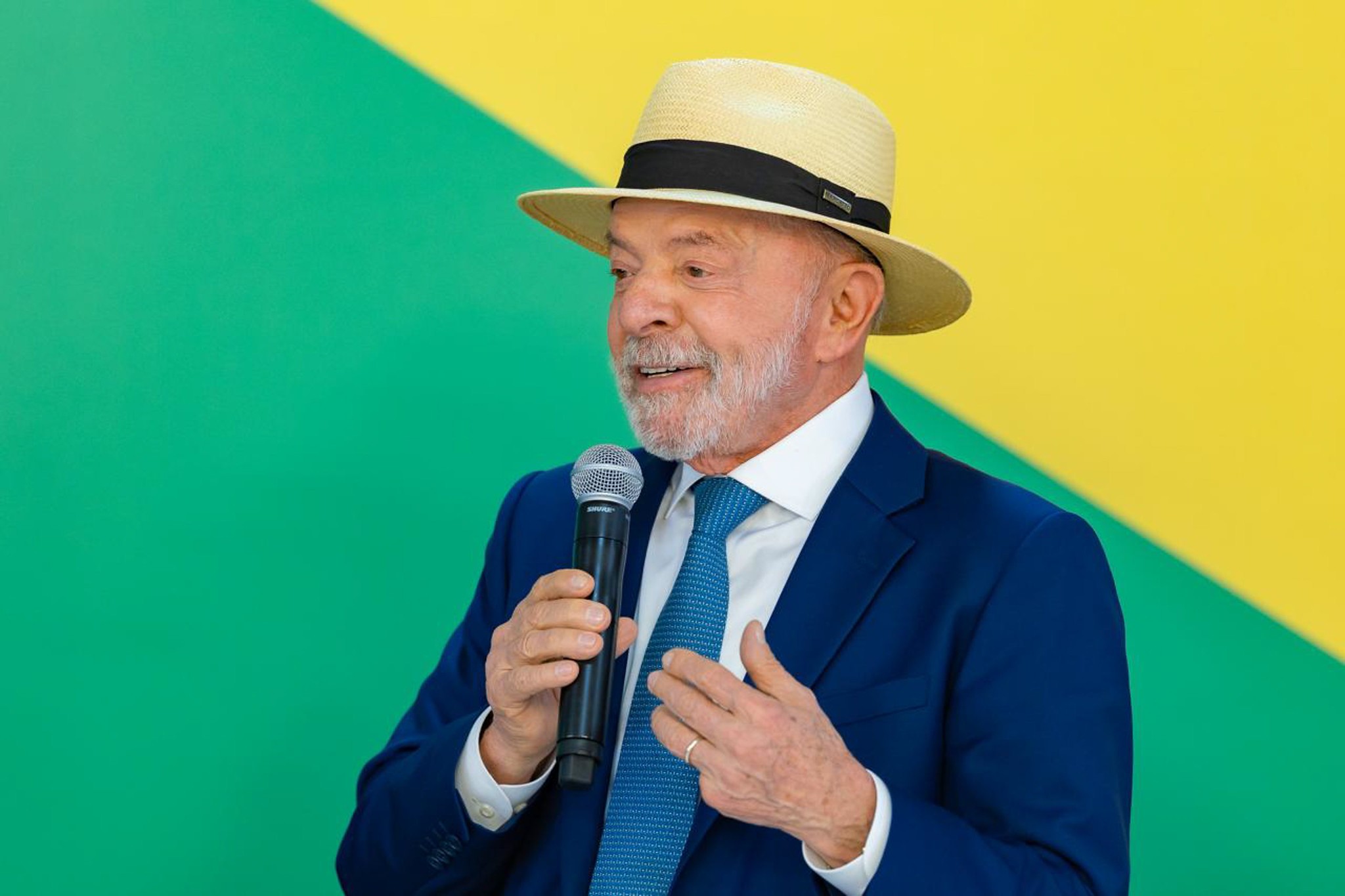 Lula chama Trump de