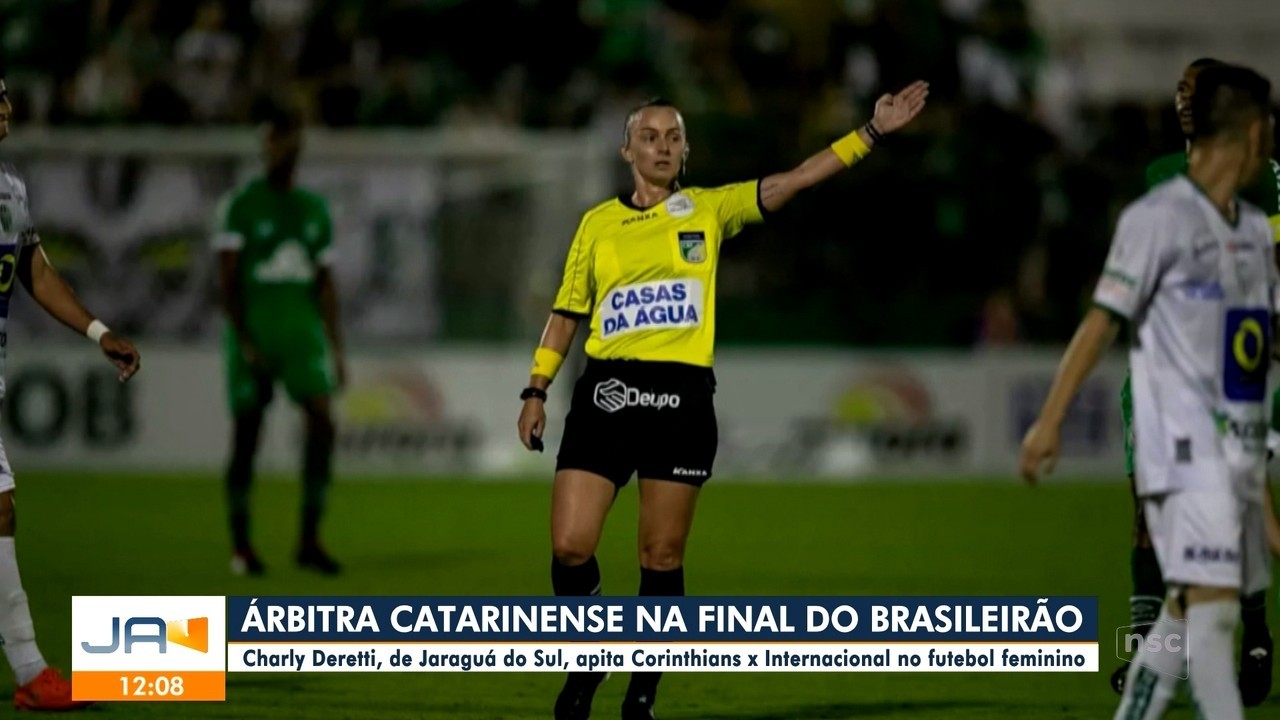 Melhor VAR do Brasileirão Feminino 2025, estreia como árbitra na Série A nesta semana