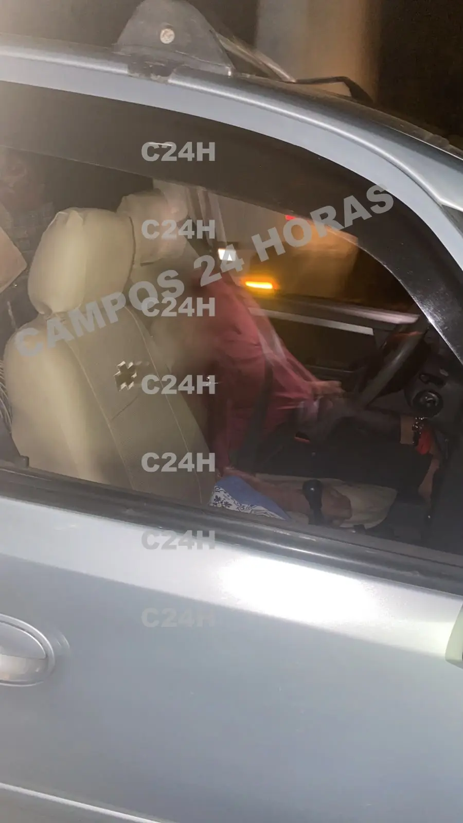 Entregador de aplicativo é morto dentro de carro em Campos; Polícia suspeita de assalto