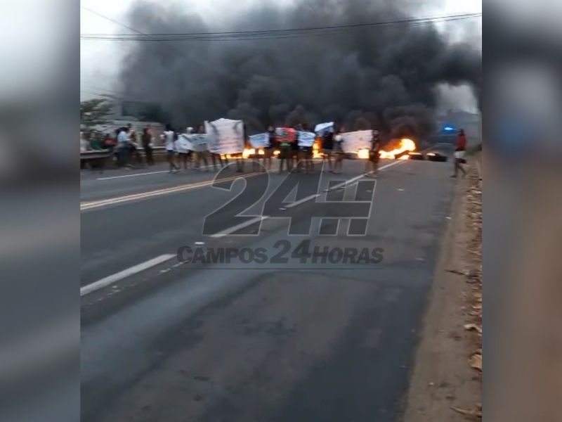 Vídeos: Família de menino morto a tiros faz nova manifestação